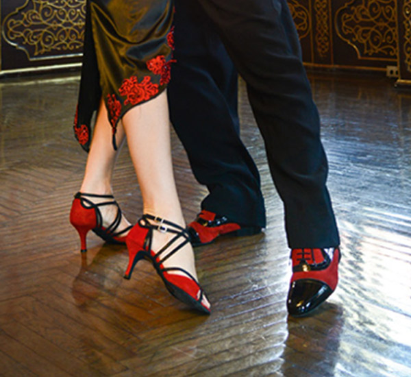 Spécialiste des chaussures de danse de salon et de danse latine